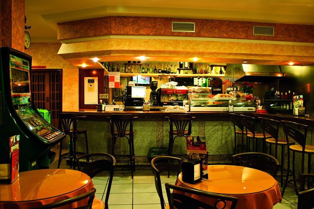 Hostal Valdepenas By Bossh Hotels Εξωτερικό φωτογραφία